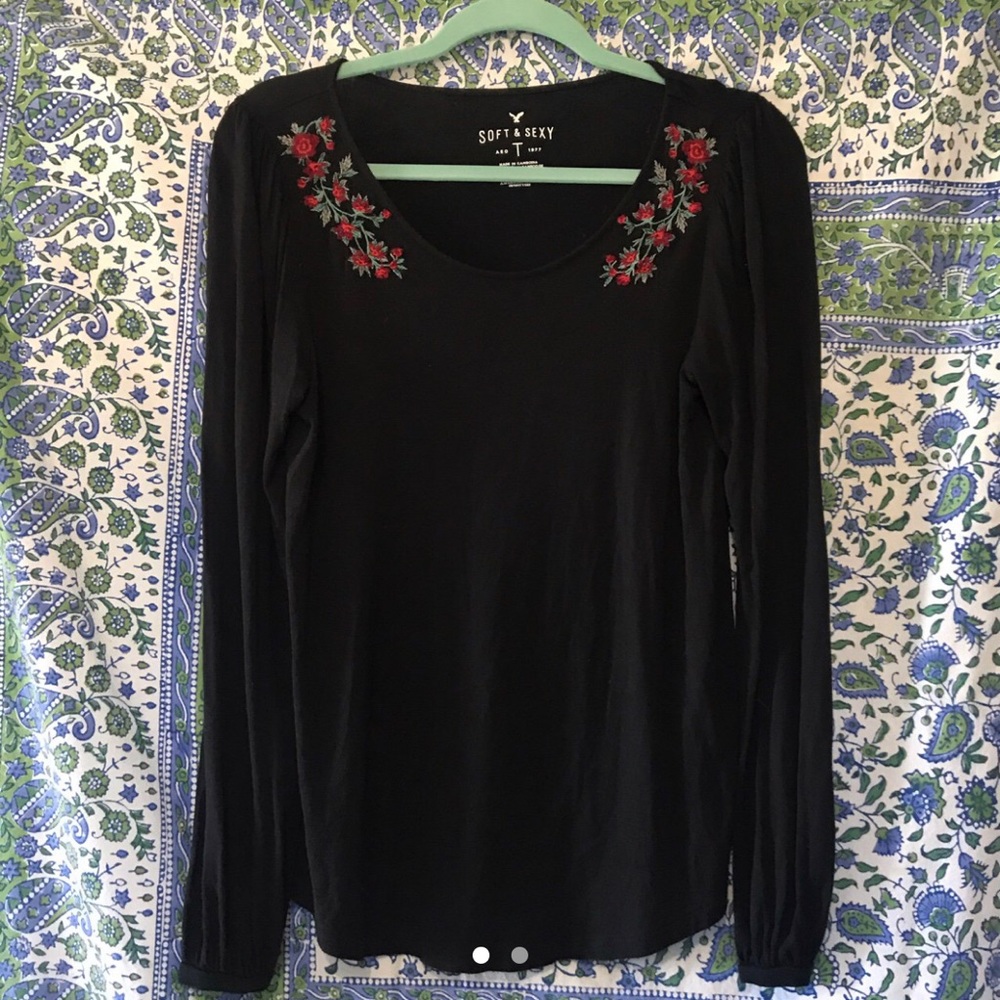 American eagle embroidered top💫